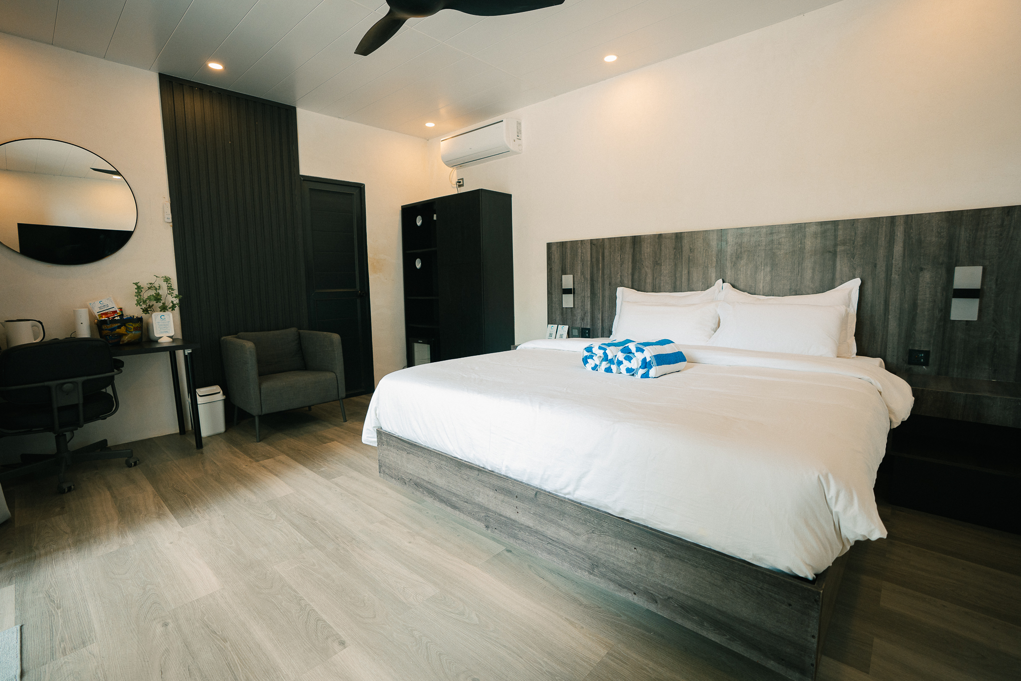 LasCalas Hilltop Villa 3